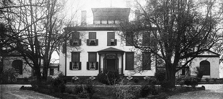 A photograph of Hayes House in Edenton, 1900. Image from the North Carolina Museum of History. A photograph of Hayes House in Edenton, 1900. Image from the North Carolina Museum of History.