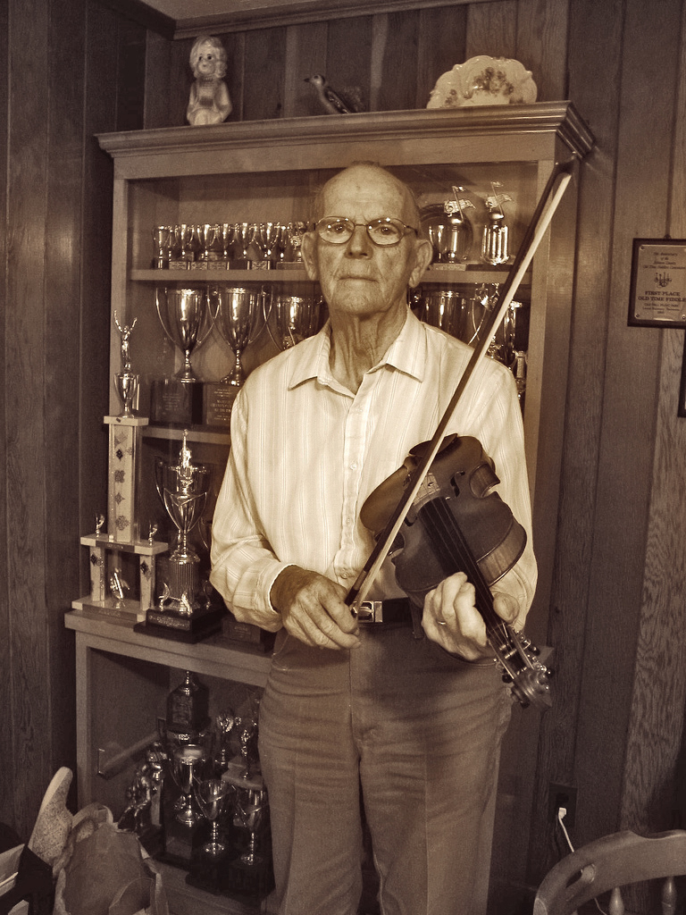 Image of the fiddle player, Benton Flippen