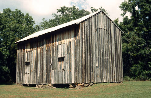Contemporary photograph of a dwelling of enslaved persons at the Stagville Historic Site in Durham, N.C. The structure was built ca. 1851. Image from the Lauren Soth Architecture Collection at Carleton College. Used under Creative Commons license BY-NC-SA 4.0.