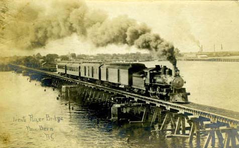 Postcard image of the Trent River Bridge, New Bern, N.C., ca. 1906. From NC Postcards, UNC-Chapel Hill.