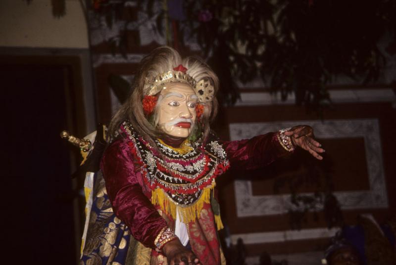 <img typeof="foaf:Image" src="http://statelibrarync.org/learnnc/sites/default/files/images/bali_238.jpg" width="1024" height="686" alt="Close up view of Balinese masked dancer " title="Close up view of Balinese masked dancer " />