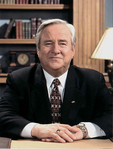 <img typeof="foaf:Image" src="http://statelibrarync.org/learnnc/sites/default/files/images/jerry_falwell.jpg" width="457" height="600" /> <img typeof="foaf:Image" src="http://statelibrarync.org/learnnc/sites/default/files/images/jerry_falwell.jpg" width="457" height="600" />