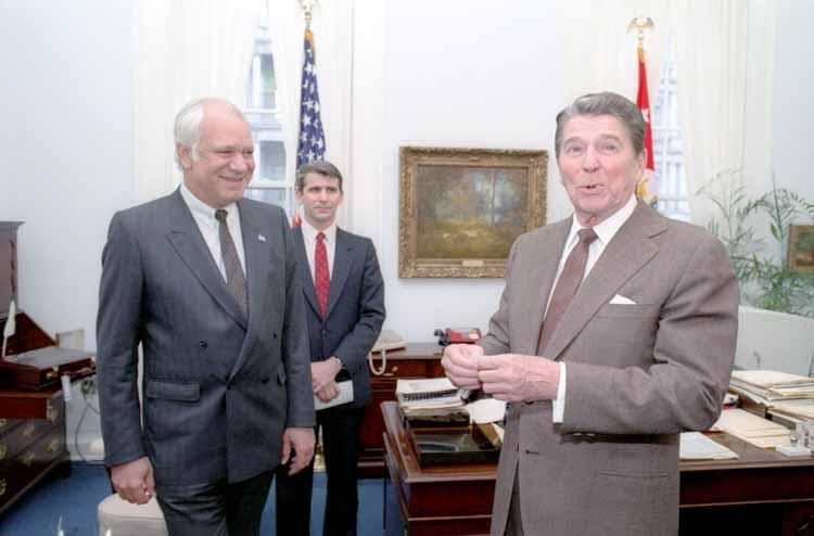 <img typeof="foaf:Image" src="http://statelibrarync.org/learnnc/sites/default/files/images/reagan_contra.jpg" width="750" height="494" /> <img typeof="foaf:Image" src="http://statelibrarync.org/learnnc/sites/default/files/images/reagan_contra.jpg" width="750" height="494" />