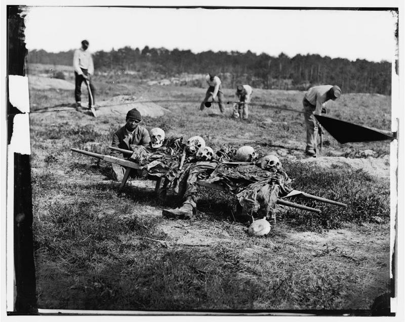 Removing dead Civil War soldiers