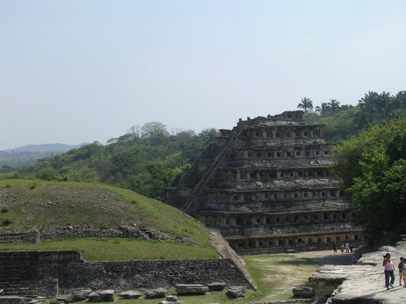 <img typeof="foaf:Image" src="http://statelibrarync.org/learnnc/sites/default/files/images/ruins.jpg" width="1024" height="768" alt="Ruins of pyramid at Veracruz, Mexico" title="Ruins of pyramid at Veracruz, Mexico" />