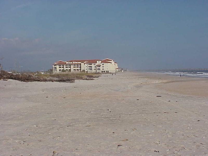 <img typeof="foaf:Image" src="http://statelibrarync.org/learnnc/sites/default/files/images/topsail.jpg" width="1024" height="768" alt="North Topsail Beach" title="North Topsail Beach" />
