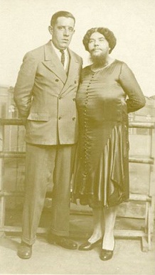 robably her husband, circa 1915. Image from Wikipedia.
