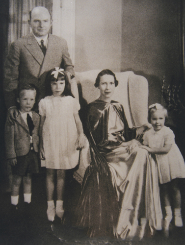 "Charles Henry Babcock family, 1937." Charles Babcock is standing. Image courtesy of Digital Forsyth.