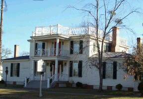 Harmony Hall, Kinston, NC. Image courtesy of Lenoir County Historical Association. 