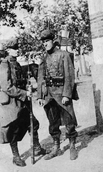 Kiffin Yates Rockwell and his brother Paul in French military uniforms, 1914. Image from the North Carolina Museum of History.