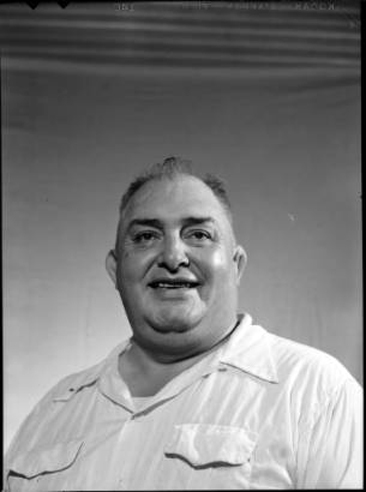 "Saunook[e], Chief of the Cherokees," portrait of Osely Bird Saunooke by Hugh Morton, circa 1954.  From the Hugh Morton Collection of Photographs and Films, Wilson Library, University of North Carolina Collection Photographic Archives.  Used by permission from the North Carolina Collection. 