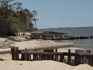 Starkweather, Sarah. 2012. "Outer Banks 4 - Roanoke Island" Online at Flickr